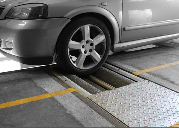 MOT Brake Testing Class 4 Vehicle